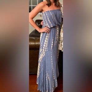 Dress with side slit